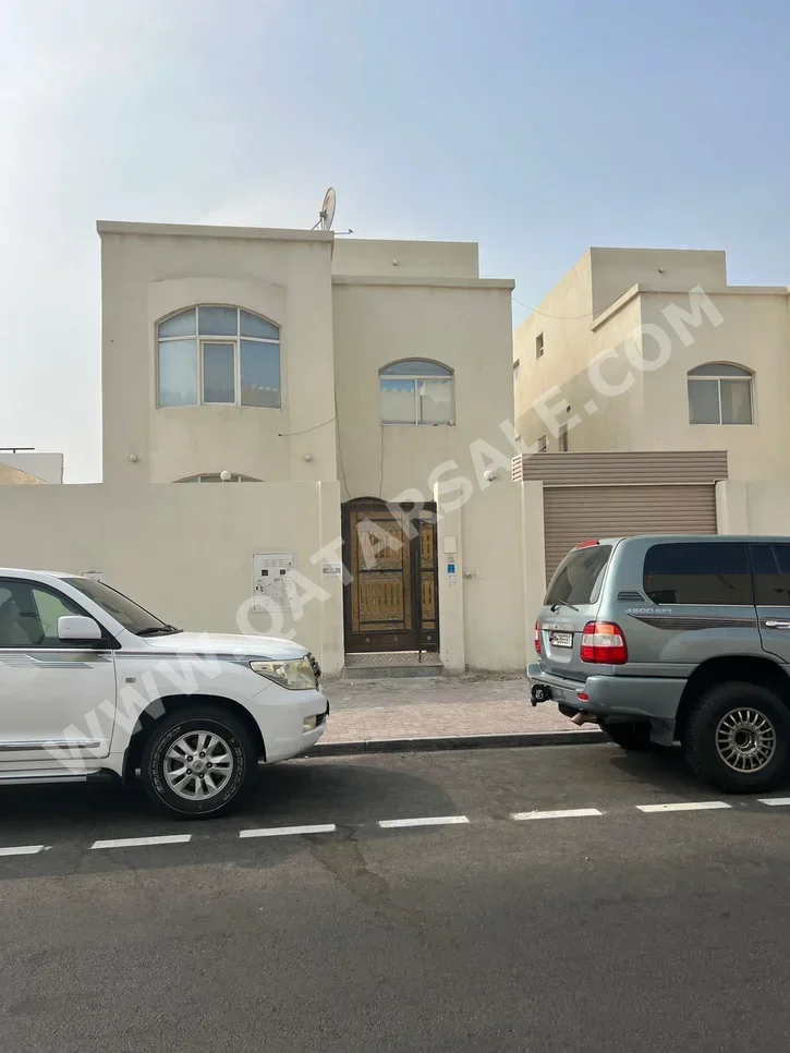 Family Residential  - Not Furnished  - Doha  - Najma  - 15 Bedrooms