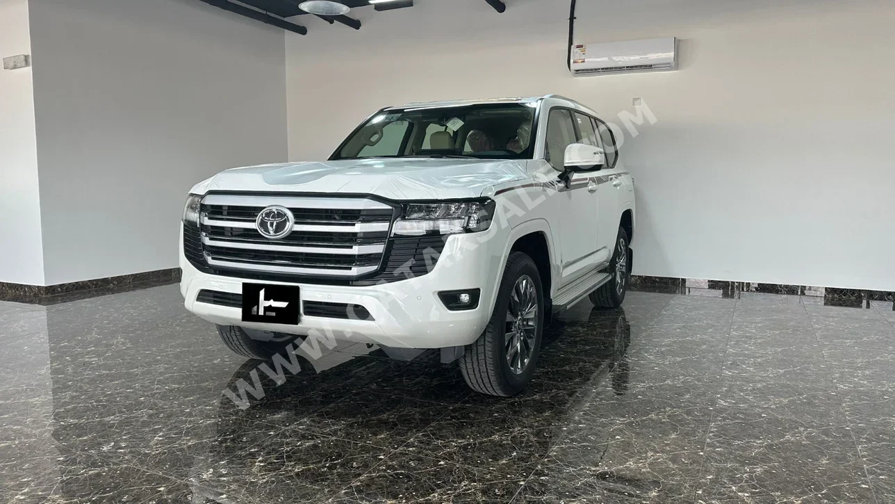 Toyota  Land Cruiser  GXR  2025  Automatic  0 Km  6 Cylinder  Four Wheel Drive (4WD)  SUV  White  With Warranty