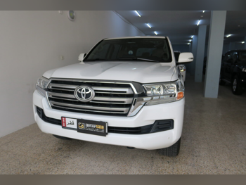 Toyota  Land Cruiser  GXR  2020  Automatic  74,000 Km  6 Cylinder  Four Wheel Drive (4WD)  SUV  White