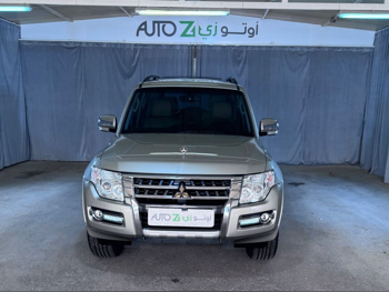 ميتسوبيشي  باجيرو  GLS  2022  اوتوماتيك  67,000 كم  6 سلندر  دفع رباعي  اس يو في  ذهبي