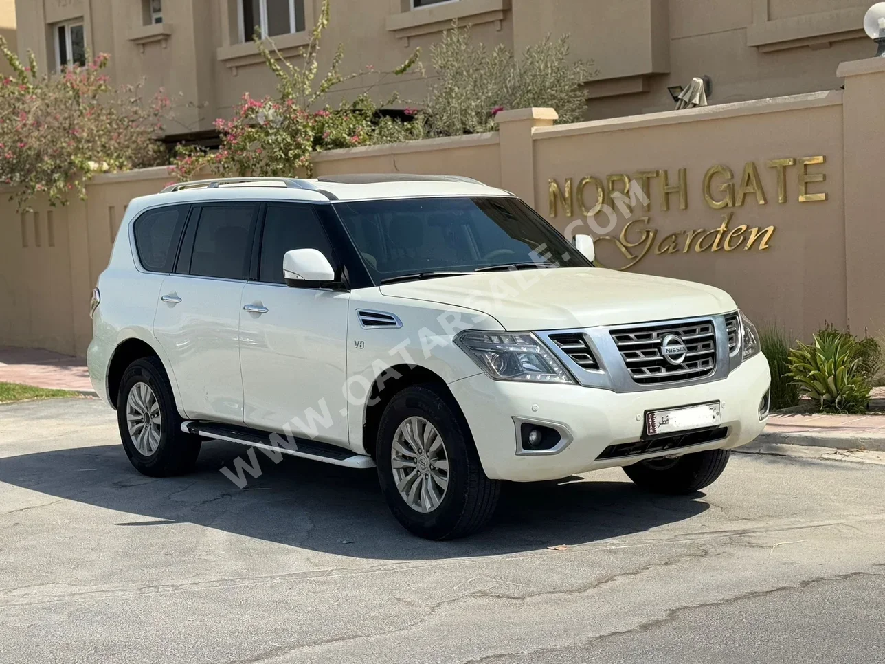 Nissan  Patrol  SE  2015  Automatic  240,000 Km  8 Cylinder  Four Wheel Drive (4WD)  SUV  White