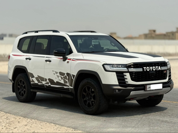 Toyota  Land Cruiser  GR Sport Twin Turbo  2024  Automatic  26,000 Km  6 Cylinder  Four Wheel Drive (4WD)  SUV  White  With Warranty
