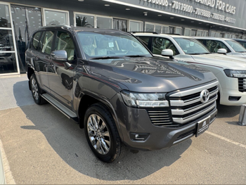 Toyota  Land Cruiser  GXR  2025  Automatic  0 Km  6 Cylinder  Four Wheel Drive (4WD)  SUV  Gray  With Warranty