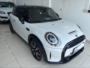 Mini  Cooper  S  2024  Automatic  10,000 Km  4 Cylinder  Front Wheel Drive (FWD)  Hatchback  White  With Warranty