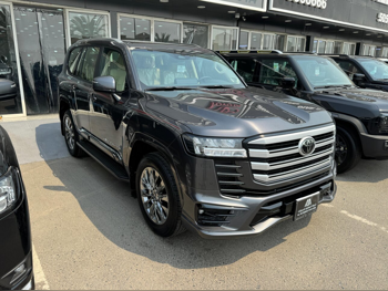 Toyota  Land Cruiser  GXR Twin Turbo  2025  Automatic  0 Km  6 Cylinder  Four Wheel Drive (4WD)  SUV  Gray  With Warranty