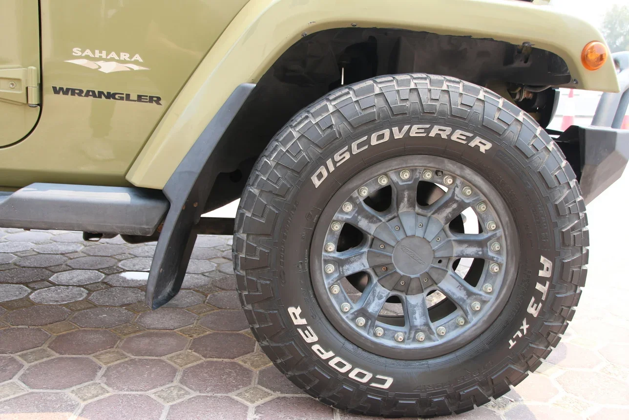 Jeep  Wrangler  Sahara  2013  Automatic  175,000 Km  6 Cylinder  Four Wheel Drive (4WD)  SUV  Green