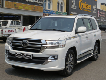 Toyota  Land Cruiser  VXS  2019  Automatic  160,000 Km  8 Cylinder  Four Wheel Drive (4WD)  SUV  White