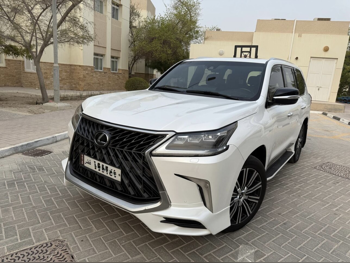 لكزس  ال اكس  570 اس  2018  اوتوماتيك  194,000 كم  8 سلندر  دفع رباعي  اس يو في  أبيض