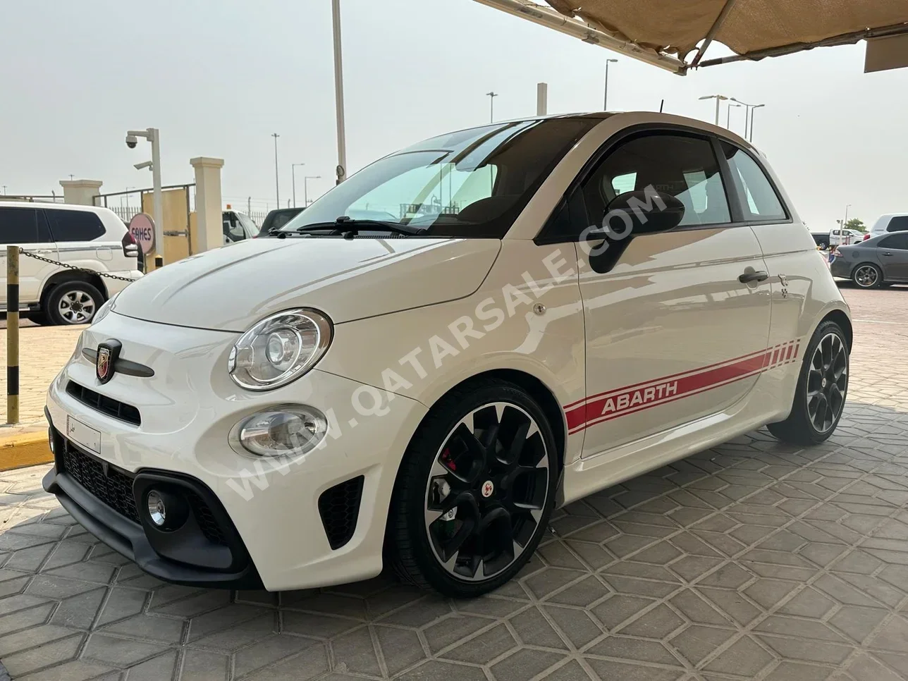 فيات  595  ابارث كومبيتيزيوني  2019  اوتوماتيك  72,000 كم  4 سلندر  دفع خلفي  هاتشباك  أبيض