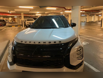 Mitsubishi  Outlander  Limited edition  2024  Automatic  18,500 Km  4 Cylinder  All Wheel Drive (AWD)  SUV  Pearl