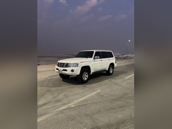 Nissan  Patrol  Super Safari  2005  Automatic  258,000 Km  6 Cylinder  Four Wheel Drive (4WD)  SUV  White