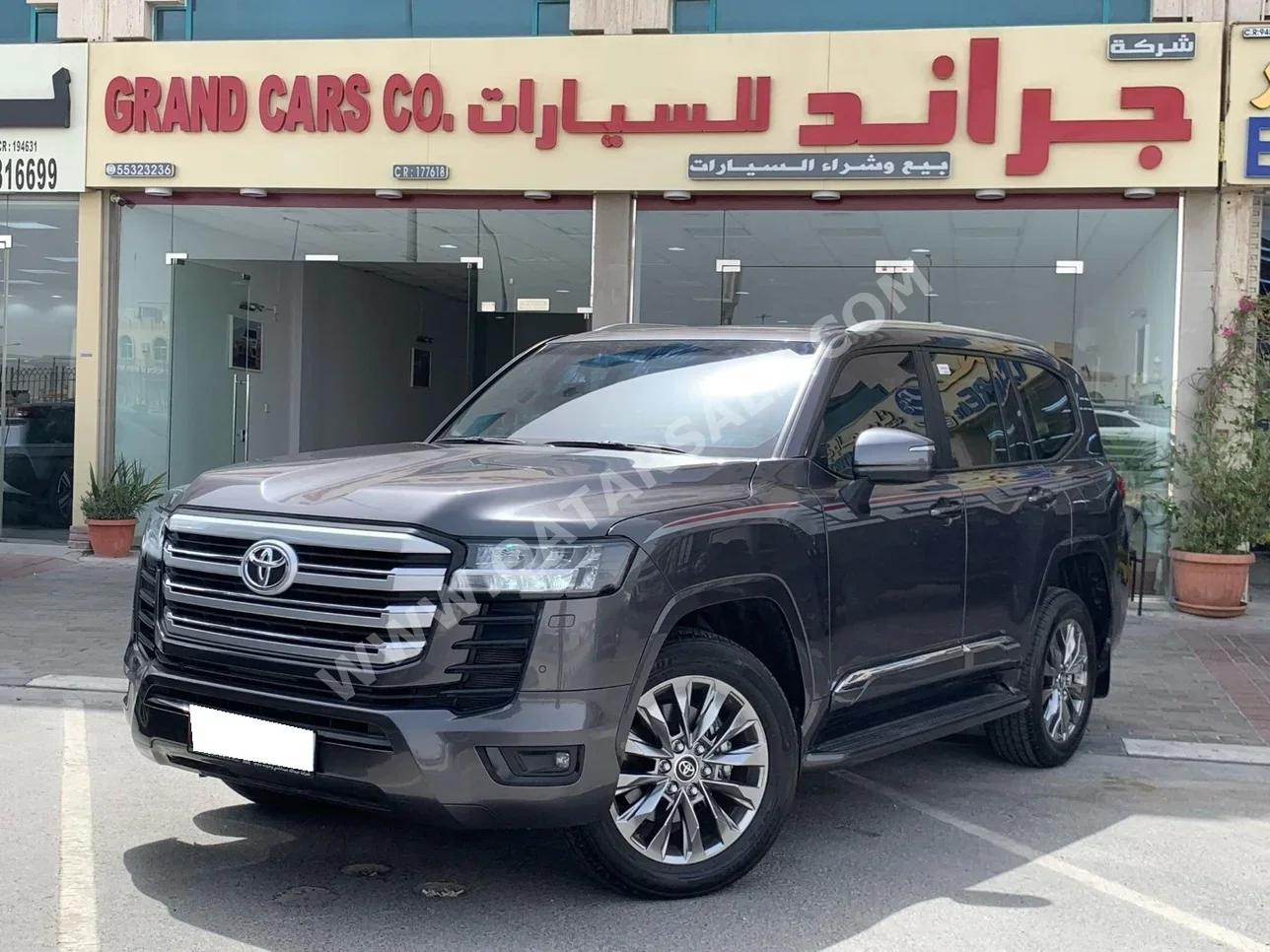 تويوتا  لاند كروزر  جي اكس ار توين توربو  2023  اوتوماتيك  17,000 كم  6 سلندر  دفع رباعي  اس يو في  رمادي  تحت الضمان
