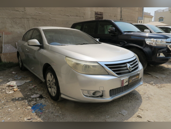 رينو  ســـافران  2012  اوتوماتيك  230,000 كم  4 سلندر  سحب امامي  سيدان  فضي