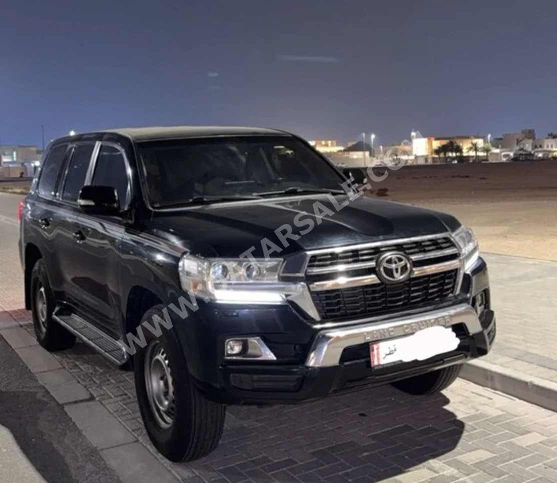 Toyota  Land Cruiser  GXR  2021  Automatic  200,000 Km  6 Cylinder  Four Wheel Drive (4WD)  SUV  Black