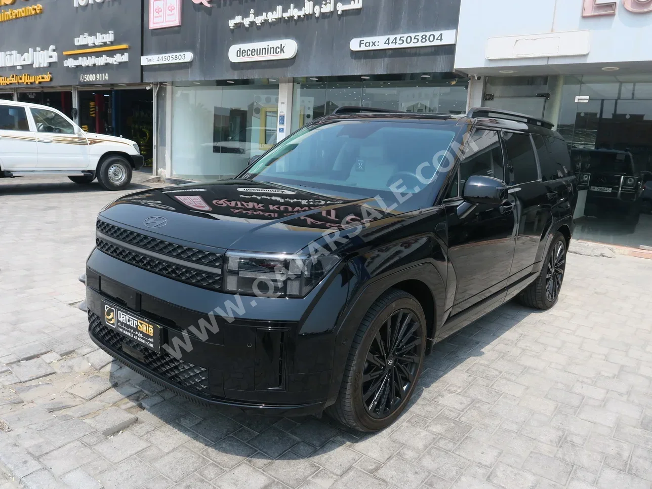 Hyundai  Grand Santa Fe  2024  Automatic  15,000 Km  6 Cylinder  Four Wheel Drive (4WD)  SUV  Black  With Warranty
