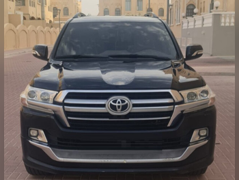 Toyota  Land Cruiser  GXR  2017  Automatic  234,923 Km  6 Cylinder  Four Wheel Drive (4WD)  SUV  Black