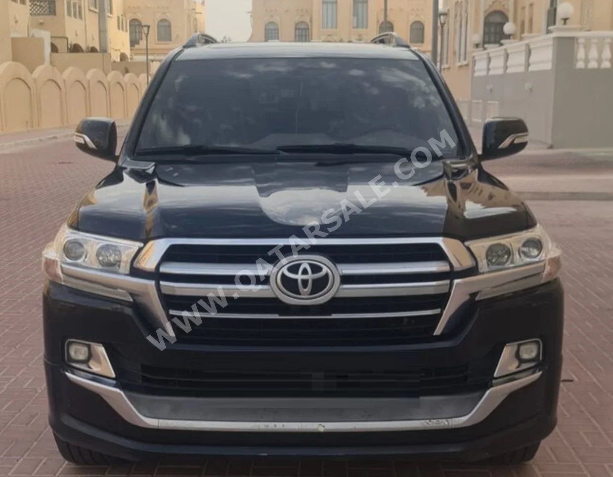 Toyota  Land Cruiser  GXR  2017  Automatic  234,923 Km  6 Cylinder  Four Wheel Drive (4WD)  SUV  Black