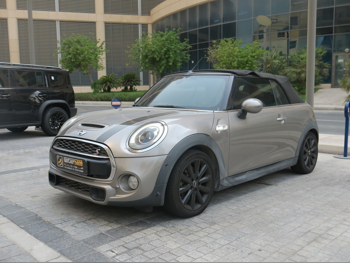 Mini Cooper S 2017 Automatic 176,000 Km 4 Cylinder Front Wheel Drive (FWD) Convertible Gray