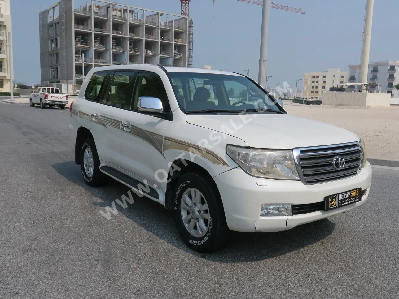Toyota  Land Cruiser  GXR  2010  Automatic  285,000 Km  8 Cylinder  Four Wheel Drive (4WD)  SUV  White