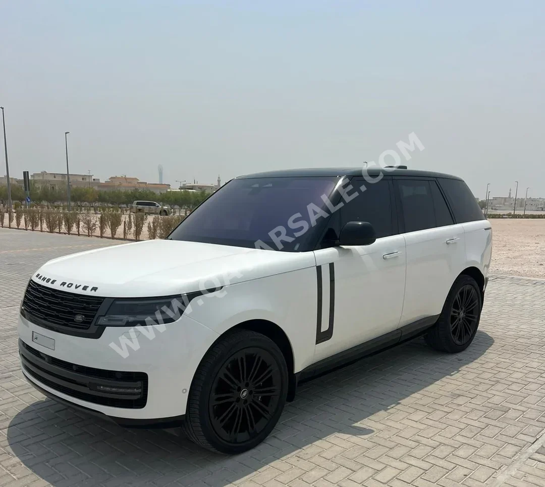 Land Rover  Range Rover  Vogue  Autobiography  2022  Automatic  33,500 Km  8 Cylinder  Four Wheel Drive (4WD)  SUV  White  With Warranty