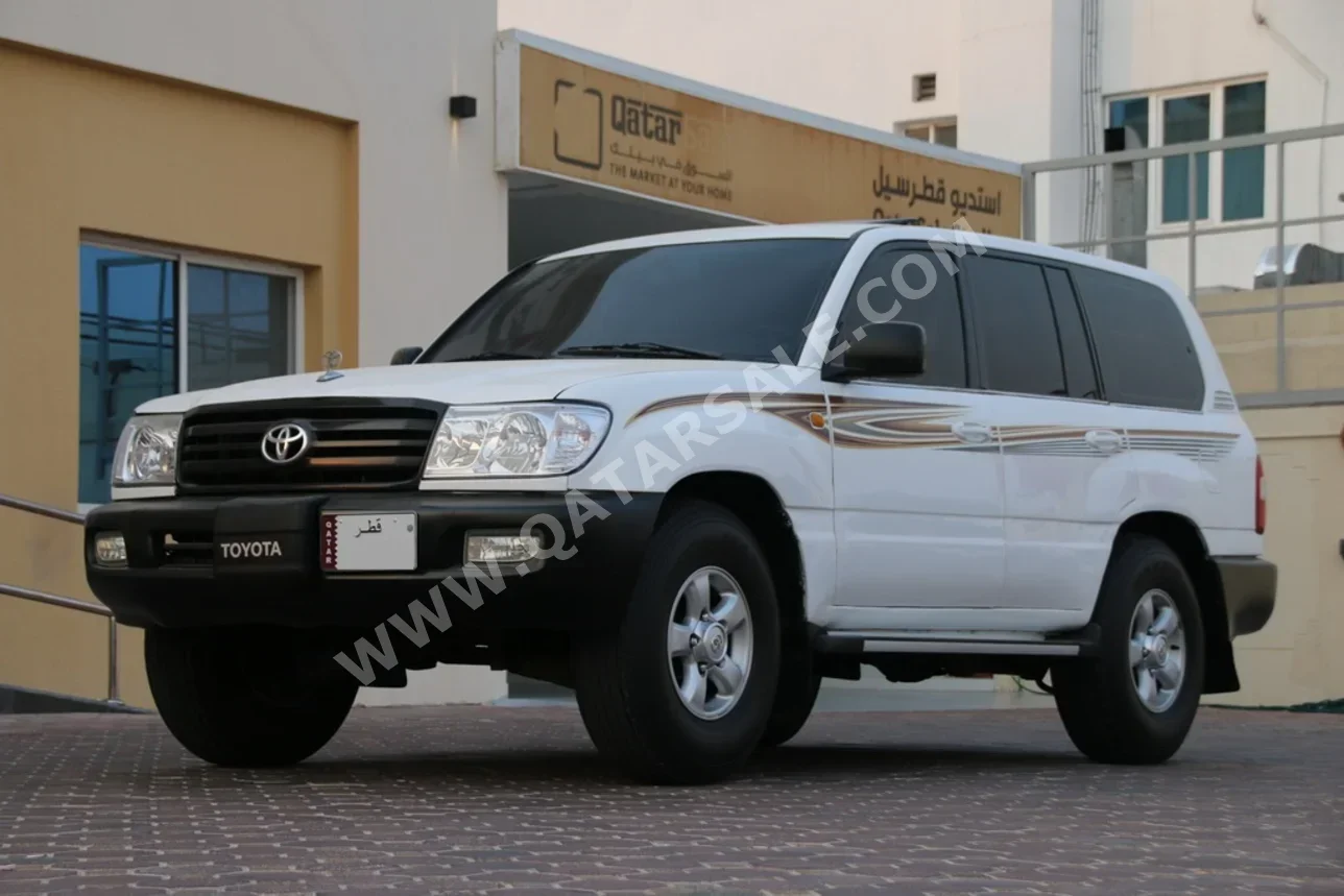 تويوتا  لاند كروزر  جي اكس  2004  عادي  428,000 كم  6 سلندر  دفع رباعي  اس يو في  أبيض