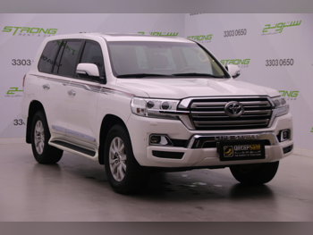 Toyota  Land Cruiser  GXR  2021  Automatic  166,400 Km  8 Cylinder  Four Wheel Drive (4WD)  SUV  White
