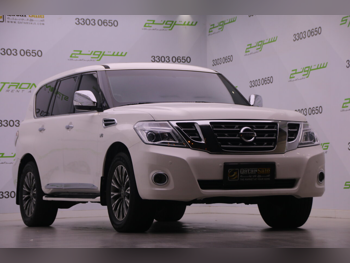 نيسان  باترول  بلاتنيوم  2010  اوتوماتيك  290,000 كم  8 سلندر  دفع رباعي  اس يو في  أبيض