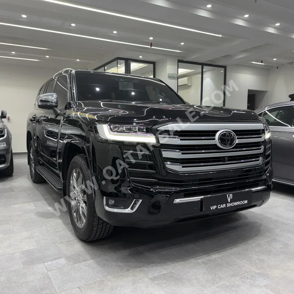 Toyota  Land Cruiser  VXR Twin Turbo  2022  Automatic  108,000 Km  6 Cylinder  Four Wheel Drive (4WD)  SUV  Black  With Warranty