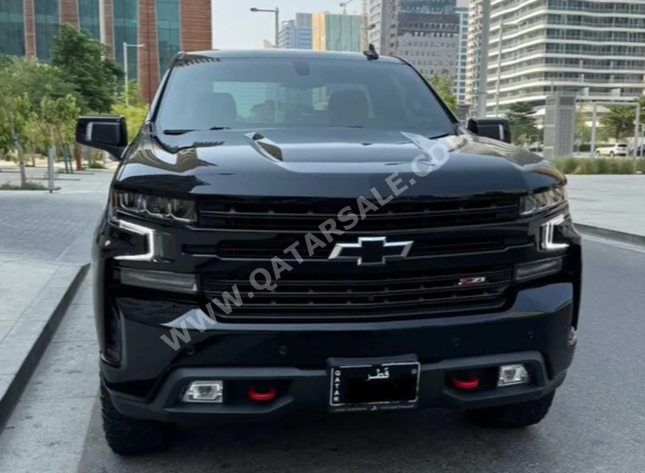 Chevrolet  Silverado  Trail Boss  2021  Automatic  54,000 Km  8 Cylinder  Four Wheel Drive (4WD)  Pick Up  Black  With Warranty