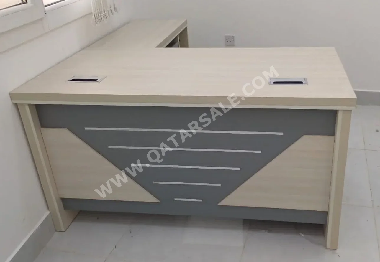 المكاتب ومكاتب الحاسوب - مكتب مدير  - ميرير للمفروشات  - أبيض