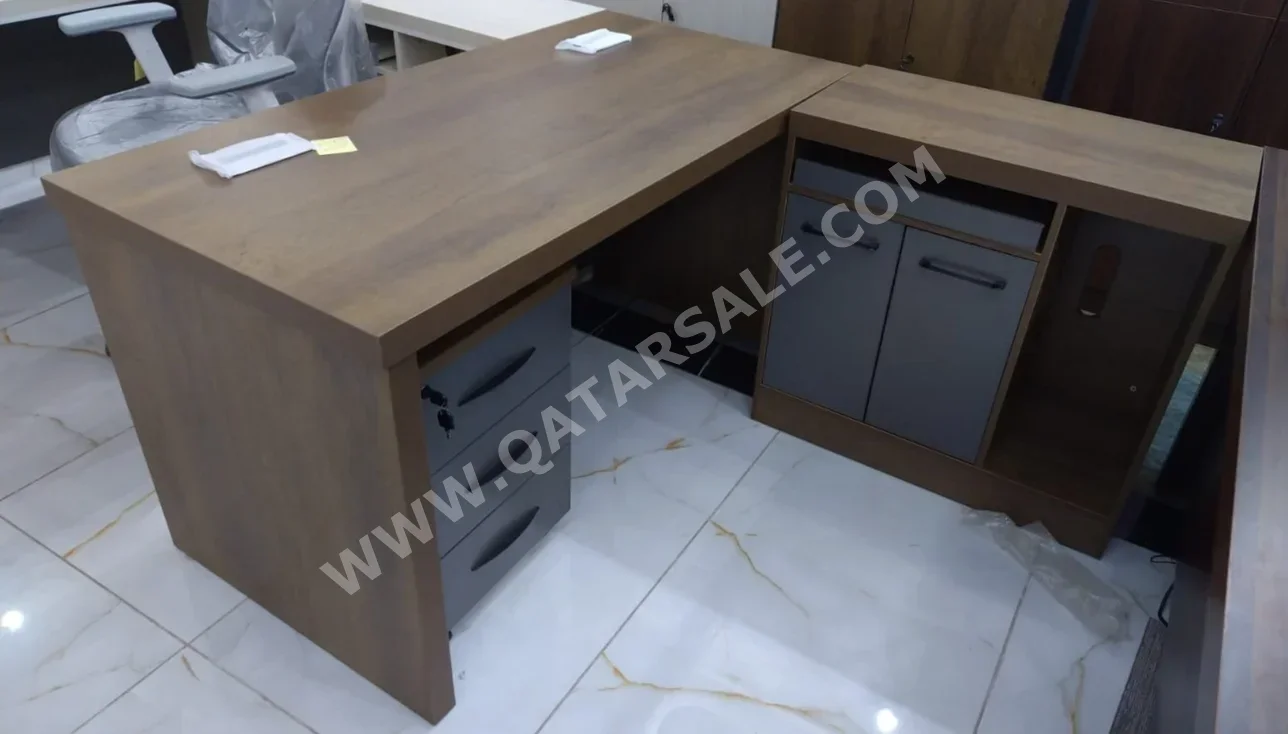 المكاتب ومكاتب الحاسوب - مكتب مدير  - ميرير للمفروشات  - بنى