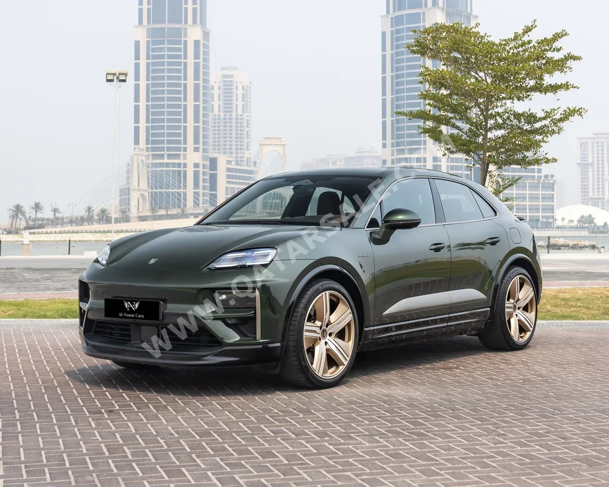 Porsche  Macan  Turbo  2024  Automatic  8,000 Km  0 Cylinder  Four Wheel Drive (4WD)  SUV  Green  With Warranty