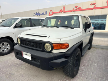 تويوتا  إف جي كروزر  2009  اوتوماتيك  390,000 كم  6 سلندر  دفع رباعي  اس يو في  أبيض