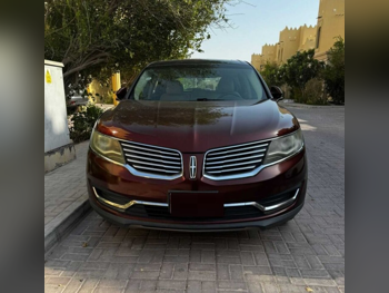 Lincoln  MKX  2016  Automatic  85,000 Km  6 Cylinder  All Wheel Drive (AWD)  SUV  Red  With Warranty