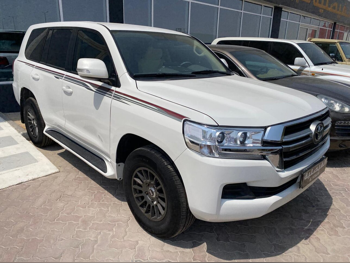 Toyota  Land Cruiser  GXR  2020  Automatic  206,000 Km  6 Cylinder  Four Wheel Drive (4WD)  SUV  White