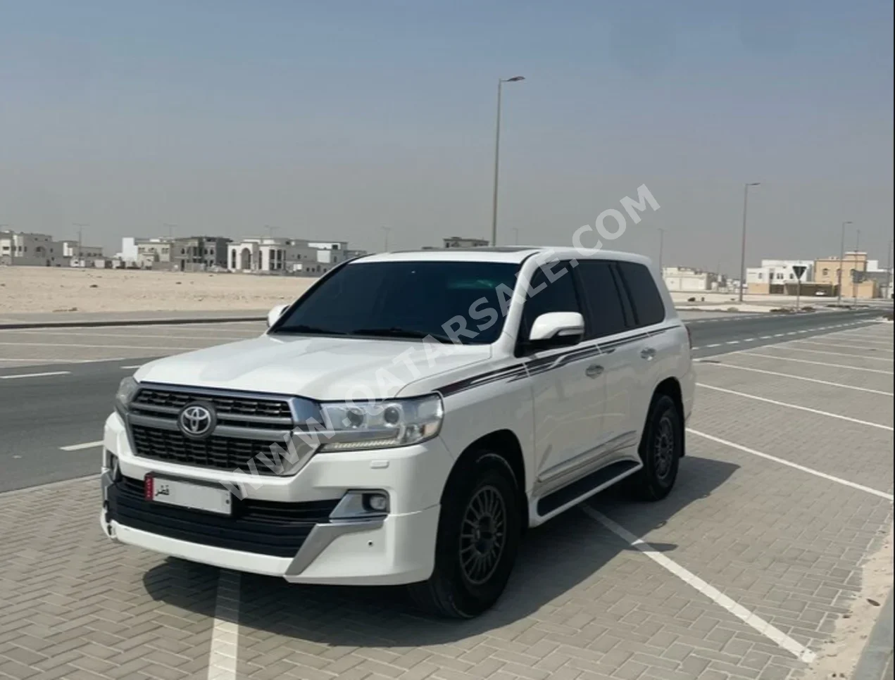 Toyota  Land Cruiser  GXR  2018  Automatic  228,000 Km  8 Cylinder  Four Wheel Drive (4WD)  SUV  White