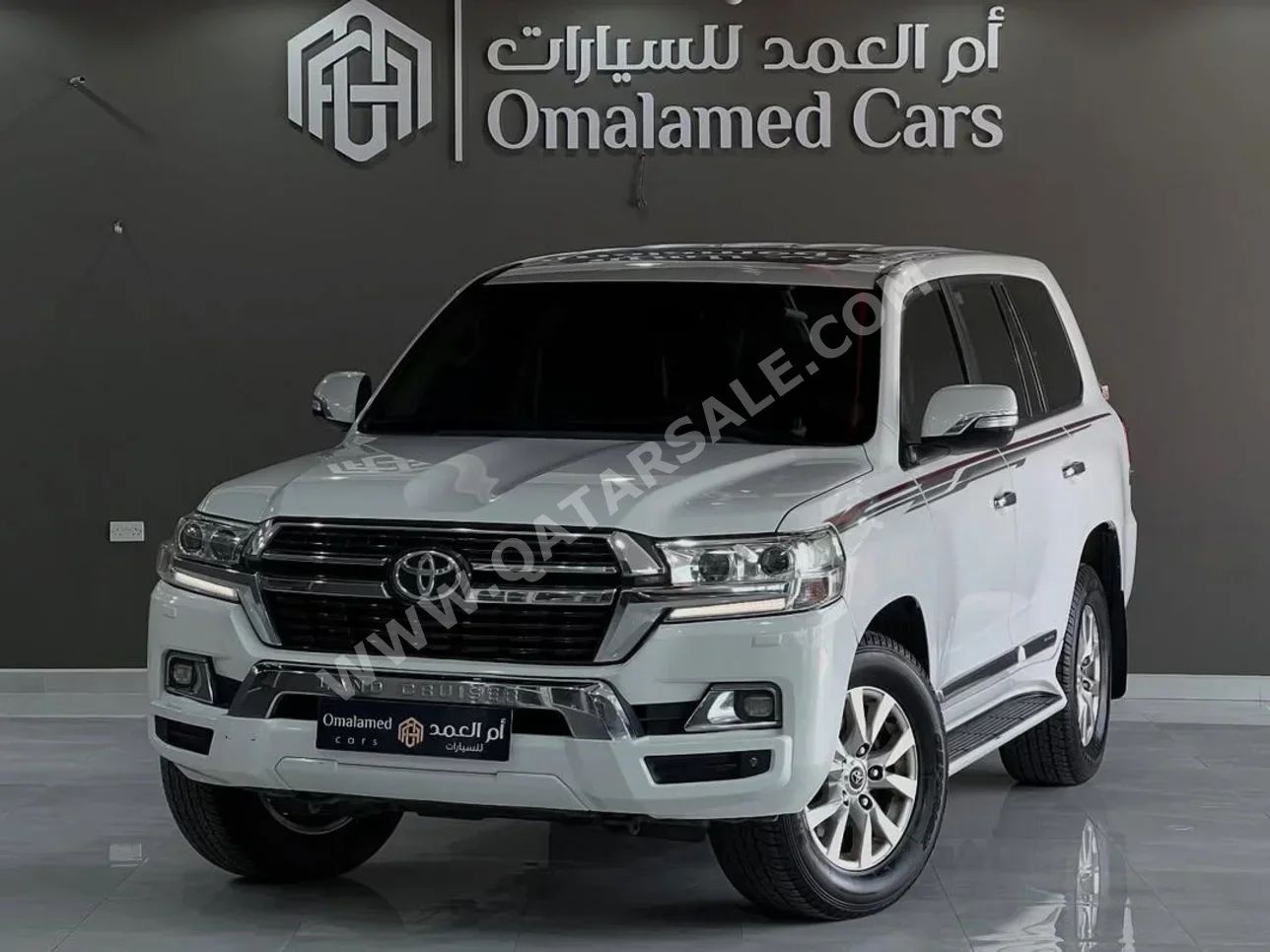تويوتا  لاند كروزر  جي اكس ار  2016  اوتوماتيك  229,000 كم  6 سلندر  دفع رباعي  اس يو في  أبيض