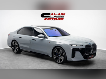 BMW  7-Series  740 i  2023  Automatic  41,581 Km  6 Cylinder  Rear Wheel Drive (RWD)  Sedan  Gray