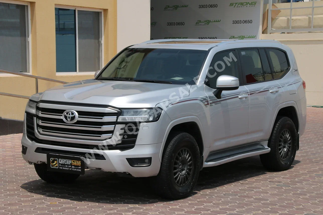 Toyota  Land Cruiser  GXR Twin Turbo  2022  Automatic  241,000 Km  6 Cylinder  Four Wheel Drive (4WD)  SUV  Silver