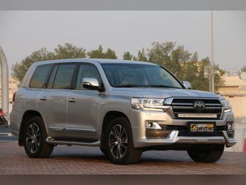 Toyota  Land Cruiser  VXR- Grand Touring S  2020  Automatic  93,000 Km  8 Cylinder  Four Wheel Drive (4WD)  SUV  Silver