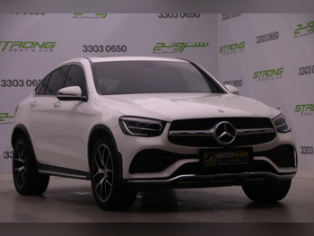 مرسيدس - بنز  جي ال سي  300  2022  اوتوماتيك  35,000 كم  4 سلندر  دفع رباعي  اس يو في  أبيض  تحت الضمان