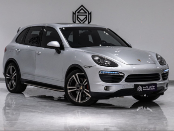 بورش  كيان  اس  2012  اوتوماتيك  129,000 كم  8 سلندر  دفع رباعي  اس يو في  فضي