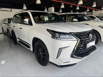 لكزس  ال اكس  570 اس بلاك ايديشن  2019  اوتوماتيك  120,000 كم  8 سلندر  دفع رباعي  اس يو في  أبيض