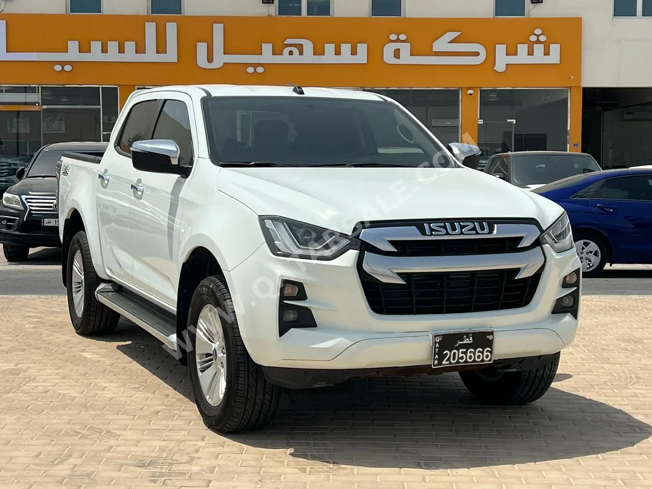اسوزو  دي-ماكس  2023  اوتوماتيك  118,000 كم  4 سلندر  دفع رباعي  بيكب  أبيض