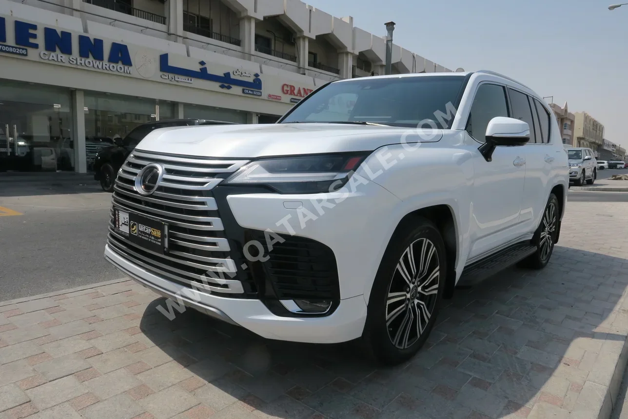 لكزس  ال اكس  600 لكجري  2022  اوتوماتيك  39,000 كم  6 سلندر  دفع رباعي  اس يو في  أبيض  تحت الضمان