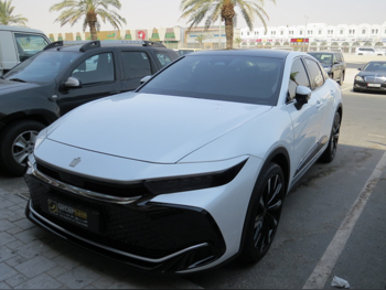 Toyota  Crown  Hybrid  2023  Automatic  9,000 Km  4 Cylinder  All Wheel Drive (AWD)  Sedan  White  With Warranty