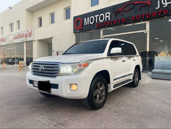 Toyota  Land Cruiser  GXR  2014  Automatic  228,000 Km  8 Cylinder  Four Wheel Drive (4WD)  SUV  White