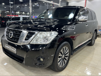 نيسان باترول اس اي 2010 اوتوماتيك 200,000 كم 8 سلندر دفع رباعي اس يو في أسود