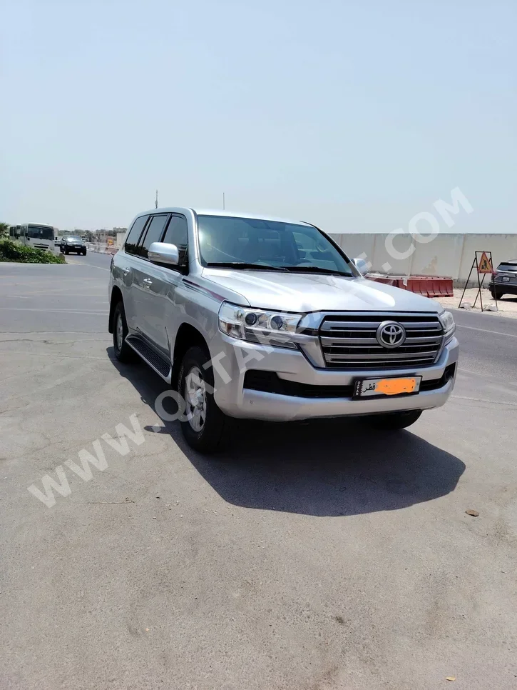 Toyota  Land Cruiser  GXR  2021  Automatic  211,000 Km  6 Cylinder  Four Wheel Drive (4WD)  SUV  Silver