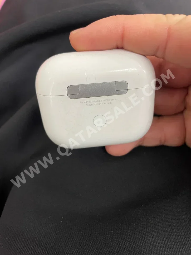 Headset And Speakers - Apple  - White